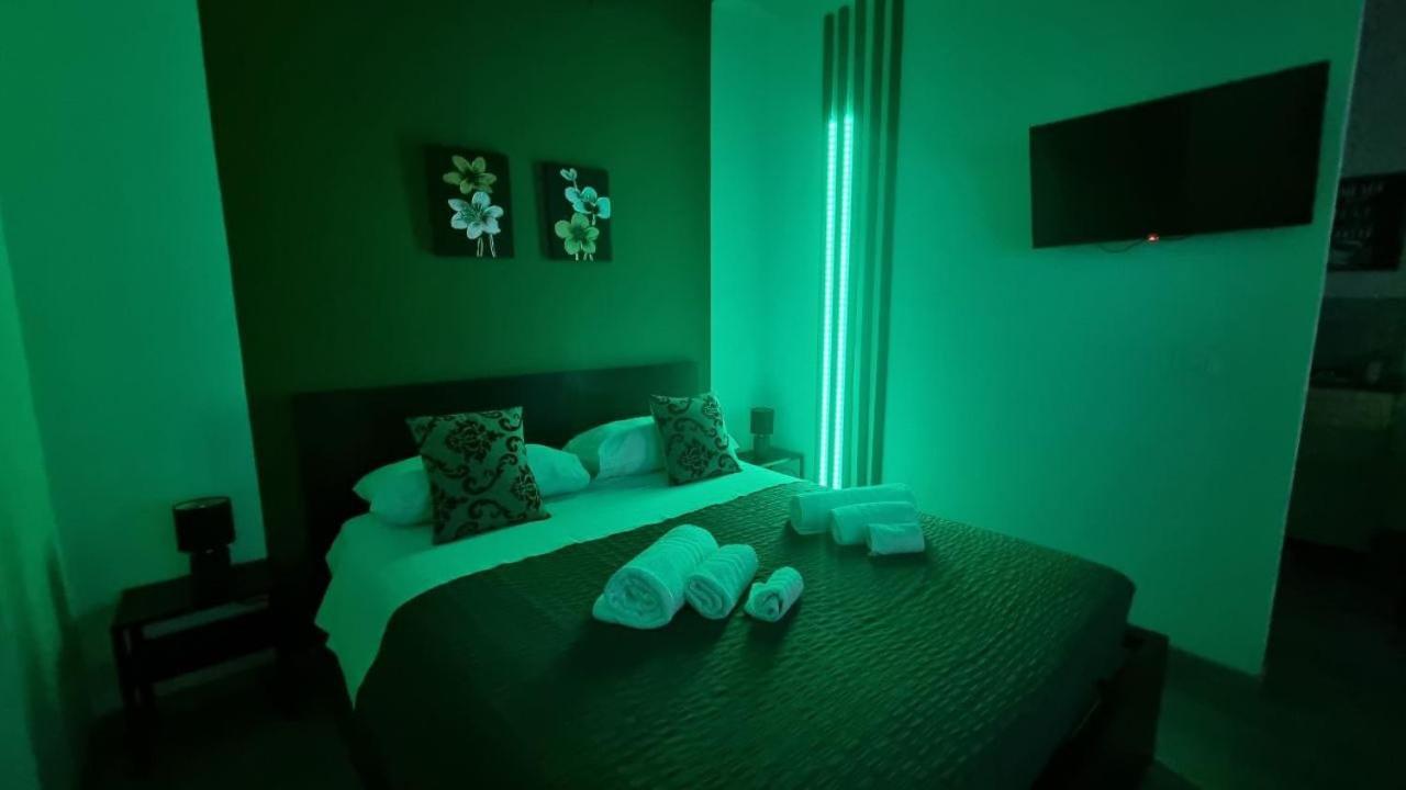Enne'S Apartments In The Heart Of Palermo Ngoại thất bức ảnh